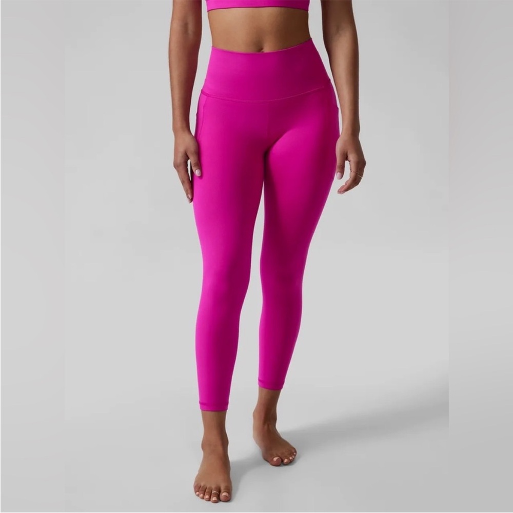 NWT Athleta Salutation Stash 7/8 Leggings with Pockets in Pink - Small Tall